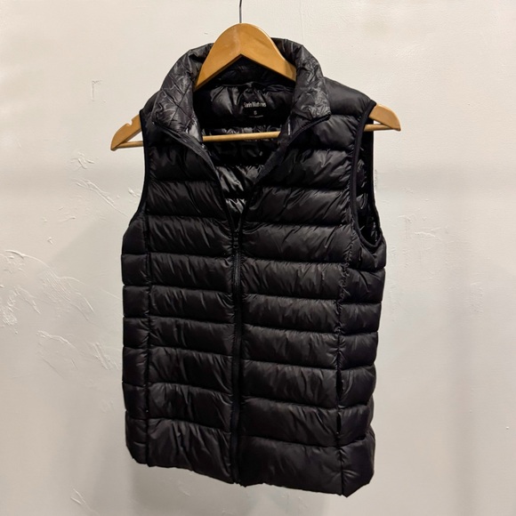Sarin Mathews Womens Ultra Lightweight Down Vest Outdoor Puffer Vest - Picture 2 of 5